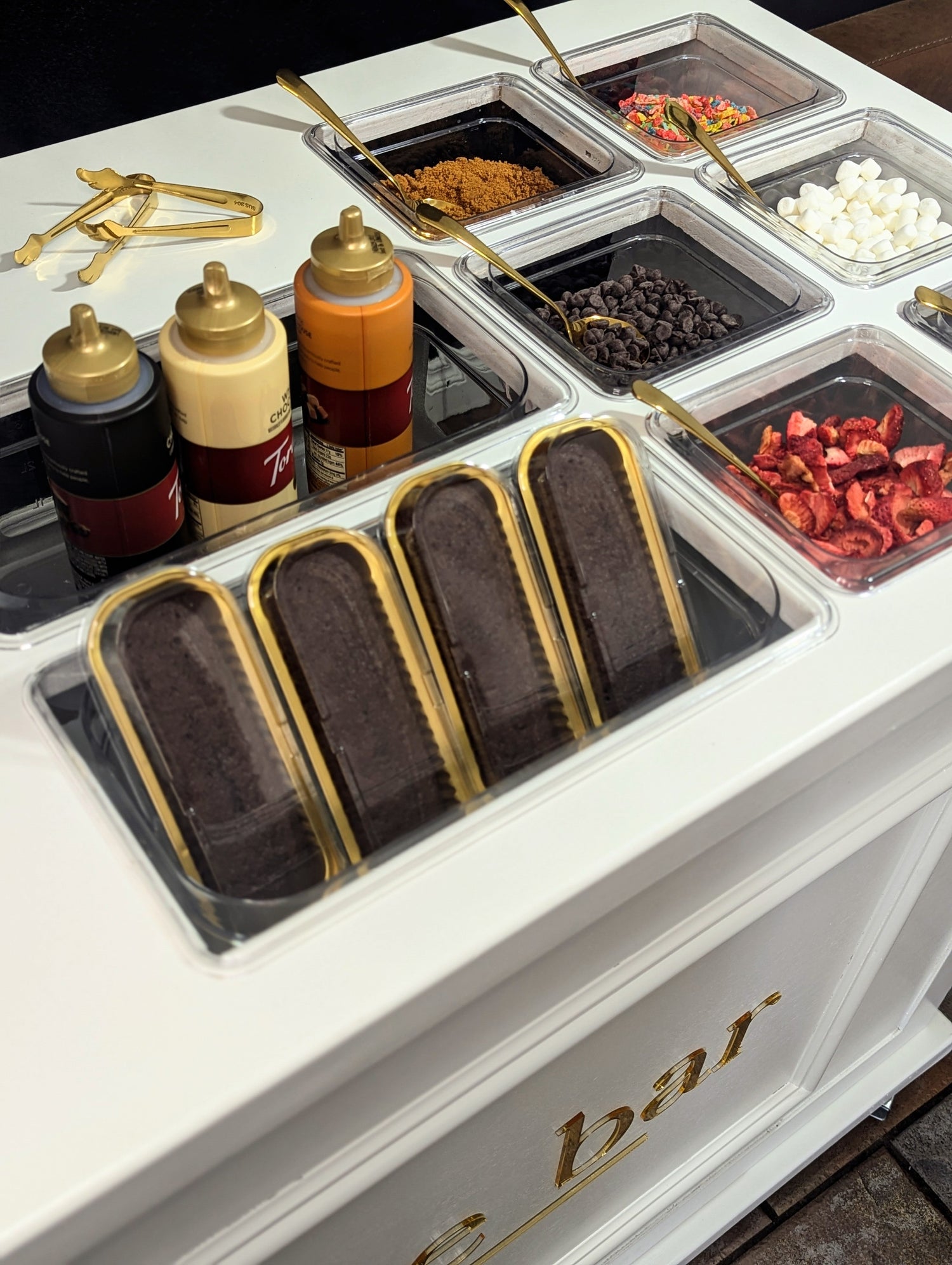 MOBILE CAKE BAR